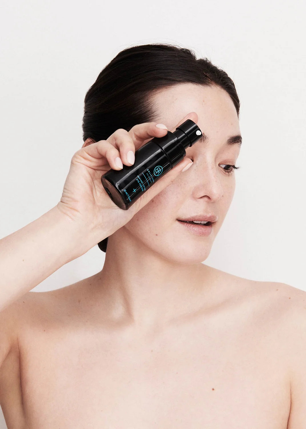 Instant Lifting Eye Contour